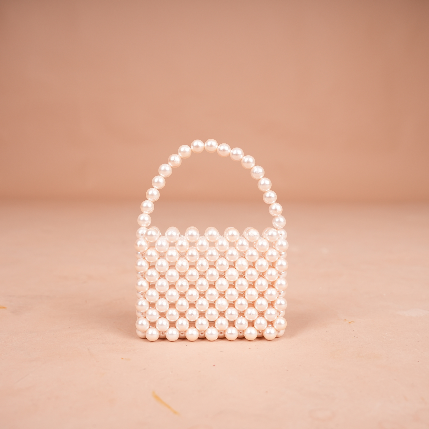 Cream Elegance: Pearl Mini Bag - Timeless Sophistication in Every Detail