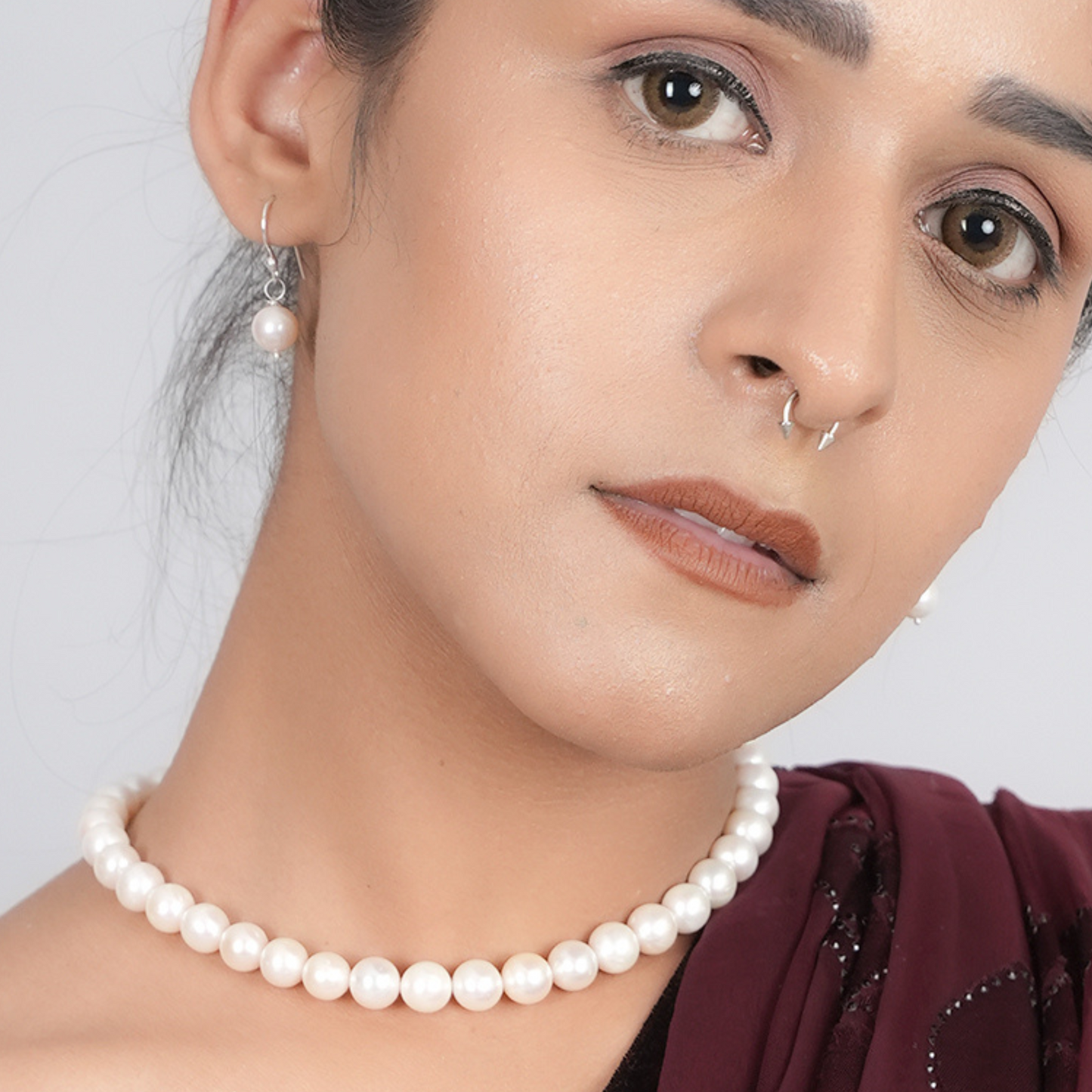 "Eleganza" 10mm Cultured Pearl Necklace and Earrings Set for Women in Silver