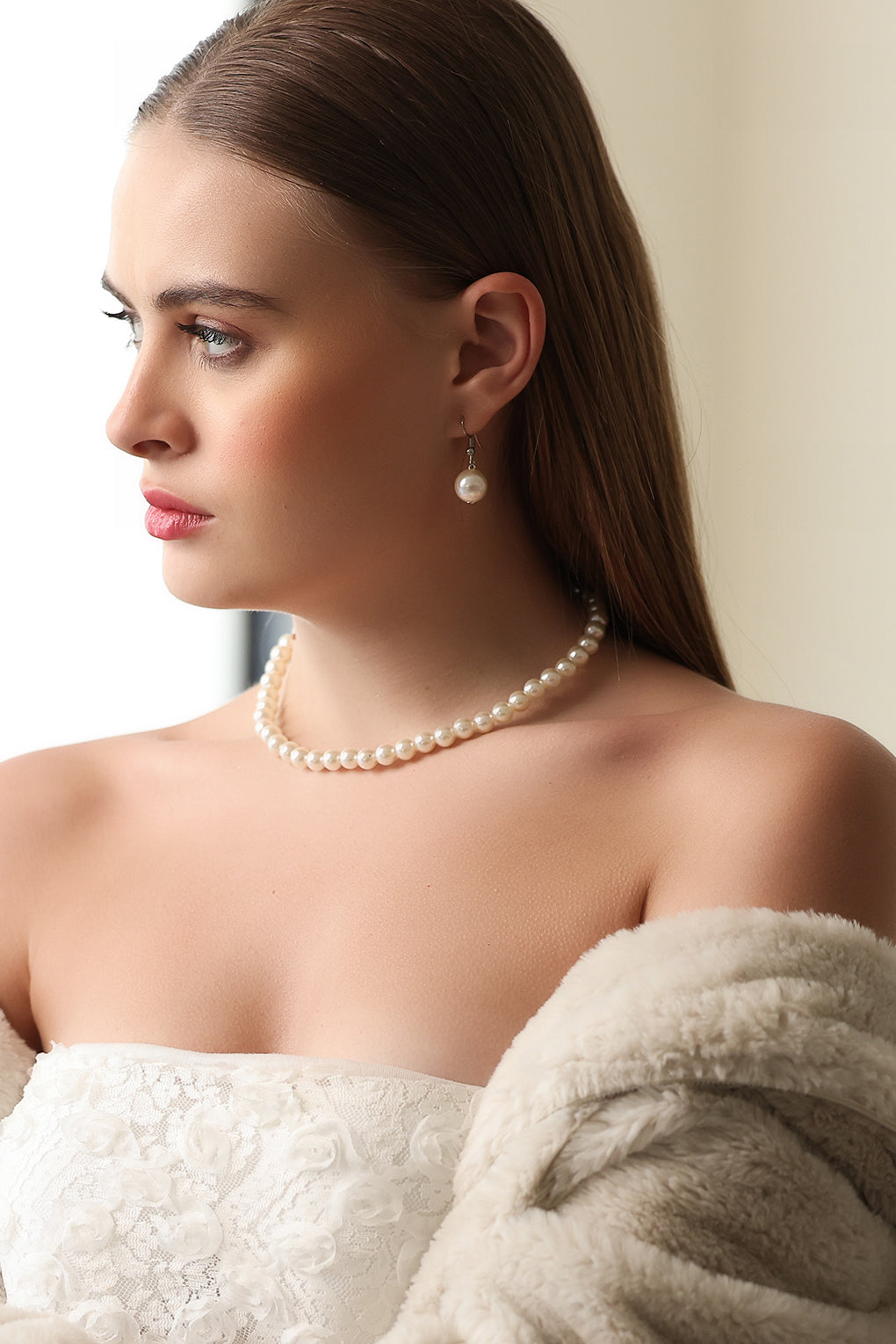 Single Line Pearl Choker