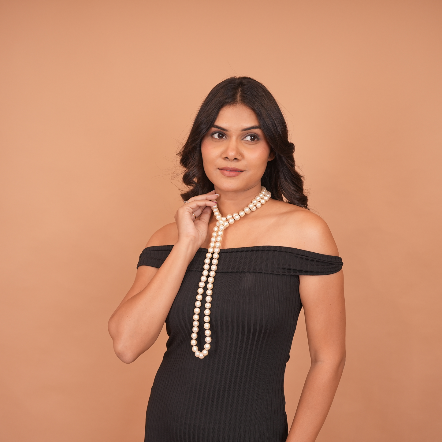 Versatile Elegance: Adjustable Single Strand Cream Pearl Bead Long Necklace