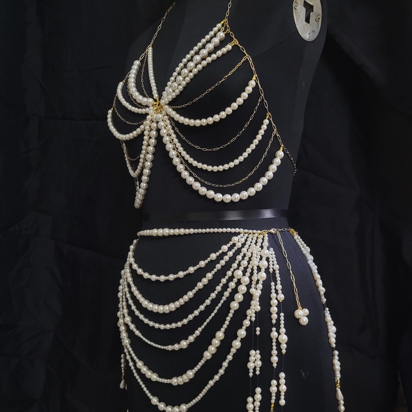 Handmade Pearl Body Chain Set – Festival Pearl Bra & Waist Chain Skirt Jewelry – Boho Statement Lingerie Harness for Rave, Carnival Outfit