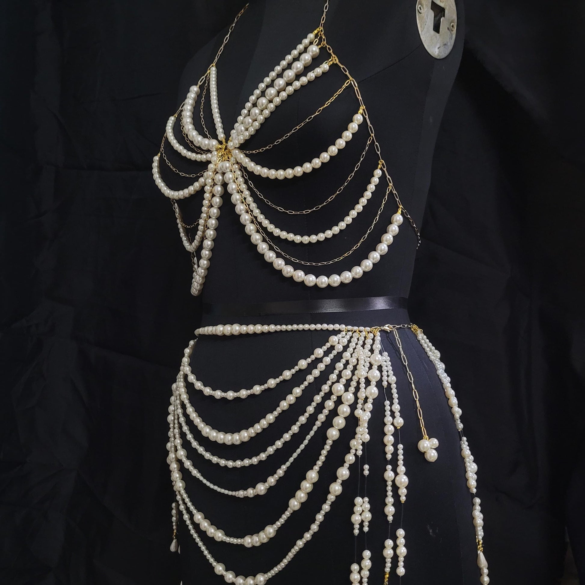 Handmade Pearl Body Chain Set – Festival Pearl Bra & Waist Chain Skirt Jewelry – Boho Statement Lingerie Harness for Rave, Carnival Outfit