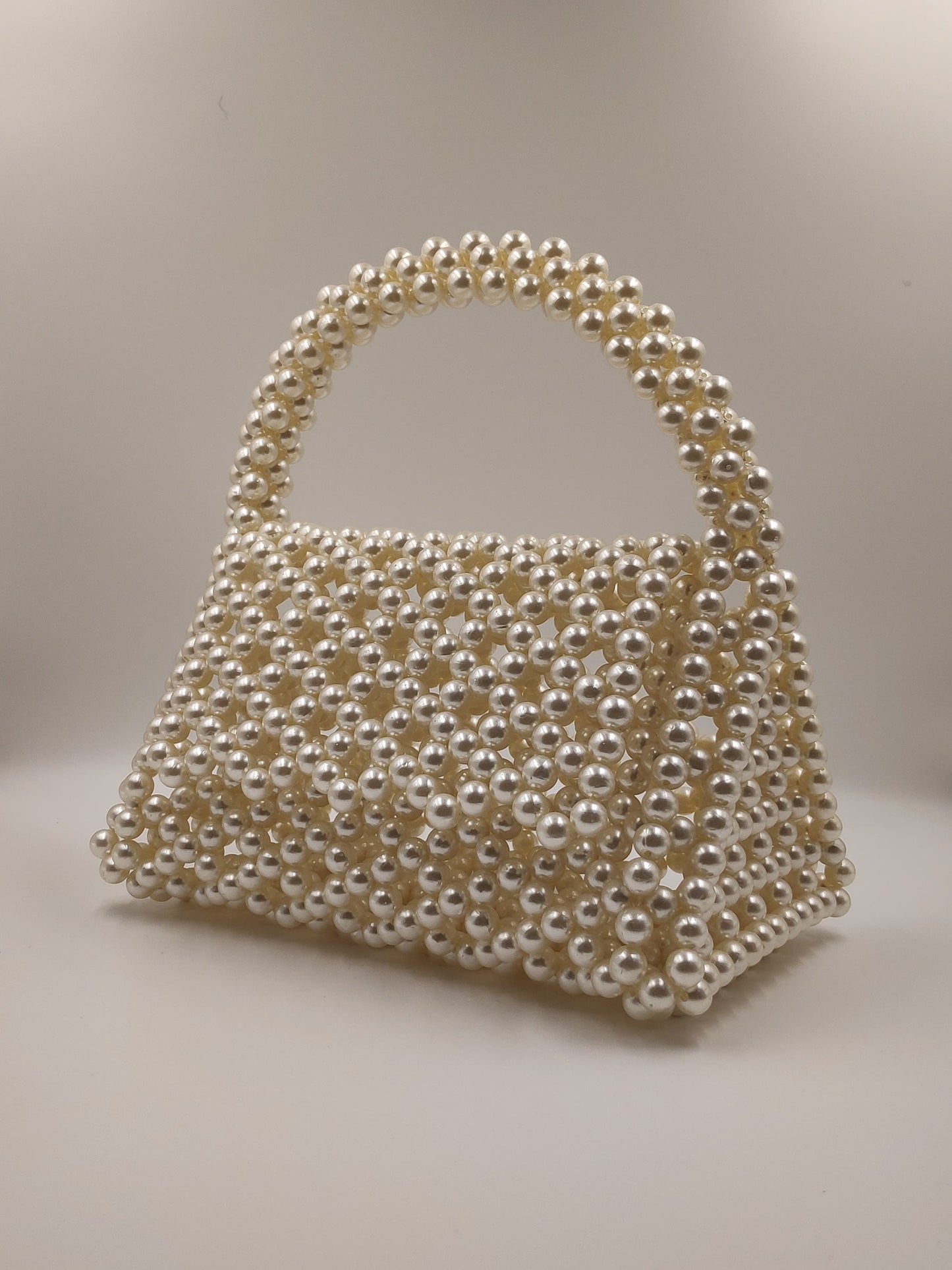 Pearl Beaded Triangle Bag, Faux Pearl Handbag for Women, Pearl Evening Bag, Handmade Pearl Bridal purse for her, Bridal Clutch Handbag